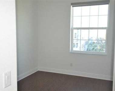 5728 Biscayne Court - Photo Thumbnail 47