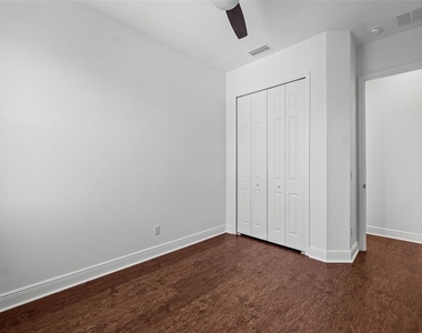 5728 Biscayne Court - Photo Thumbnail 15