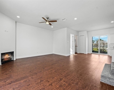 5728 Biscayne Court - Photo Thumbnail 9