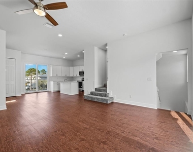 5728 Biscayne Court - Photo Thumbnail 8