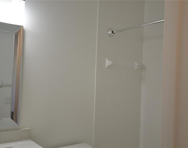5728 Biscayne Court - Photo Thumbnail 44