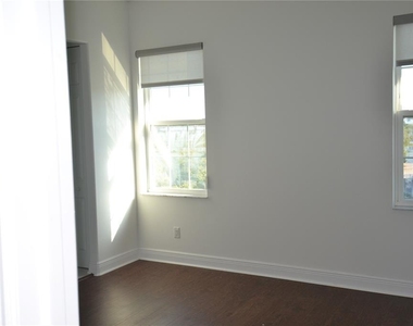 5728 Biscayne Court - Photo Thumbnail 35
