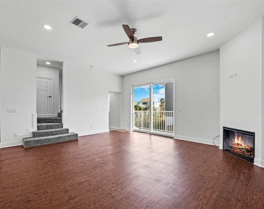 5728 Biscayne Court - Photo Thumbnail 7