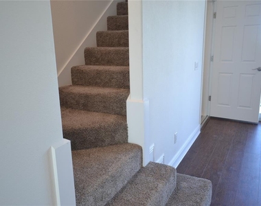 5728 Biscayne Court - Photo Thumbnail 31