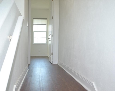 5728 Biscayne Court - Photo Thumbnail 33