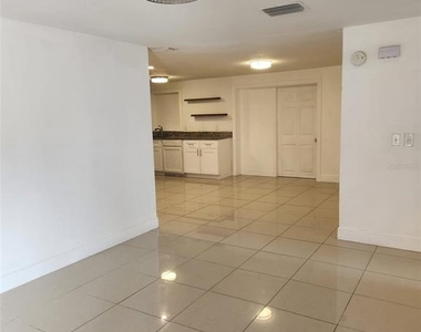 8518 Woodlake Drive - Photo Thumbnail 7