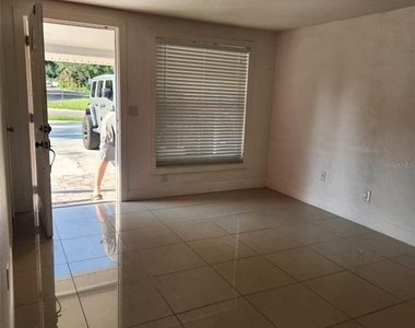 8518 Woodlake Drive - Photo Thumbnail 4