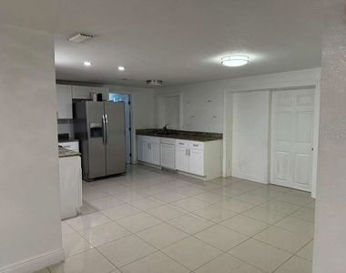 8518 Woodlake Drive - Photo Thumbnail 10