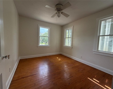 3815 W De Leon Street - Photo Thumbnail 9
