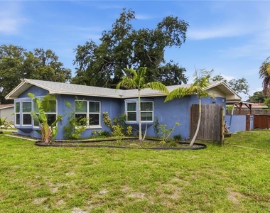 709 Highland Avenue N - Photo Thumbnail 32