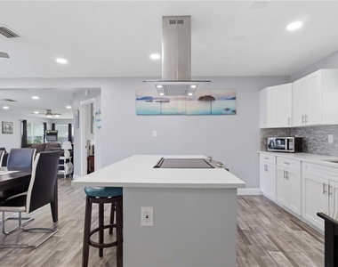 709 Highland Avenue N - Photo Thumbnail 17