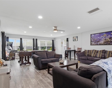709 Highland Avenue N - Photo Thumbnail 7
