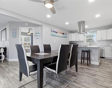 709 Highland Avenue N - Photo Thumbnail 15