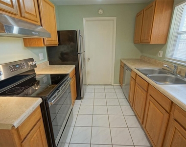 5117 Ellendale Avenue - Photo Thumbnail 7
