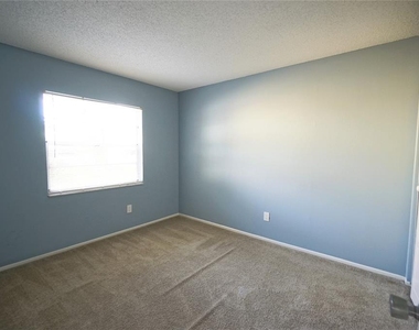 5117 Ellendale Avenue - Photo Thumbnail 16