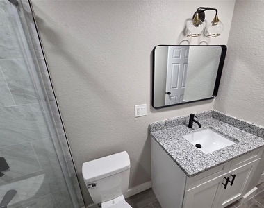 38300 Henry Drive - Photo Thumbnail 13