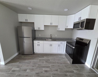 38300 Henry Drive - Photo Thumbnail 7