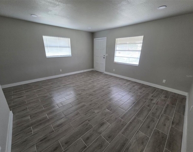 38300 Henry Drive - Photo Thumbnail 6