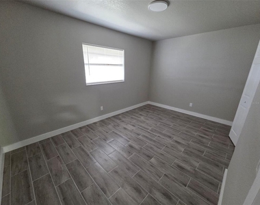 38300 Henry Drive - Photo Thumbnail 14