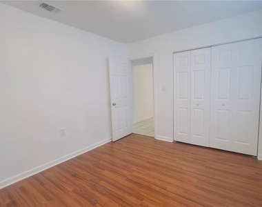 5301 40th Street N - Photo Thumbnail 14