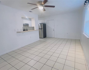 5301 40th Street N - Photo Thumbnail 8