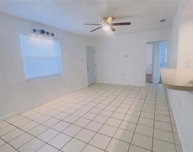 5301 40th Street N - Photo Thumbnail 7