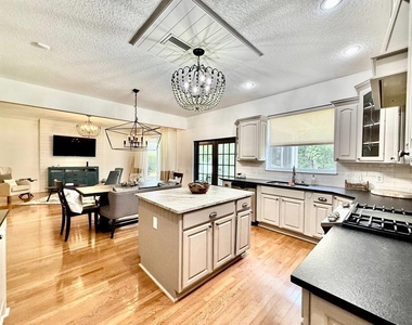 4272 Ellinwood Boulevard - Photo Thumbnail 13