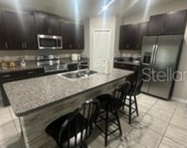 10236 Bright Crystal Avenue - Photo Thumbnail 2