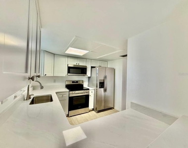 8801 Bay Pointe Drive - Photo Thumbnail 8