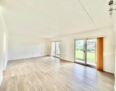 8801 Bay Pointe Drive - Photo Thumbnail 9