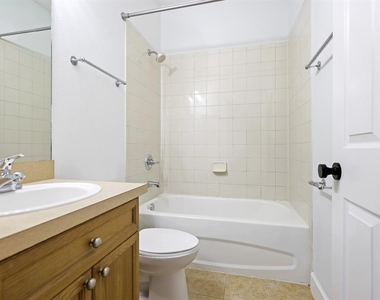 4706 Gurnet Court - Photo Thumbnail 15