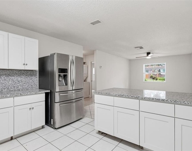 7133 Pinewood Dr - Photo Thumbnail 7