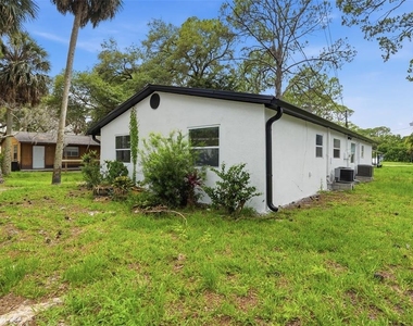 7133 Pinewood Dr - Photo Thumbnail 16