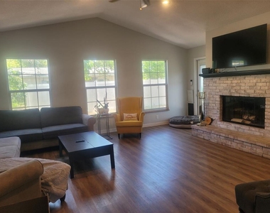 1714 Prince Philip Street - Photo Thumbnail 1