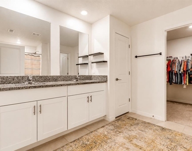 13191 Garnet Raspberry Avenue - Photo Thumbnail 12