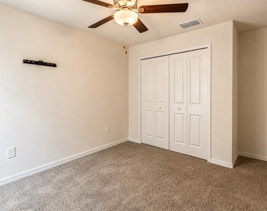 13191 Garnet Raspberry Avenue - Photo Thumbnail 10