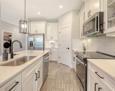491 Daylily Boulevard - Photo Thumbnail 13