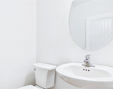 3802 E Curtis Street - Photo Thumbnail 11