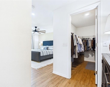 3802 E Curtis Street - Photo Thumbnail 13
