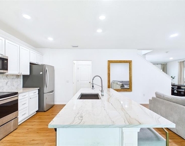 3802 E Curtis Street - Photo Thumbnail 10