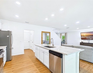 3802 E Curtis Street - Photo Thumbnail 8