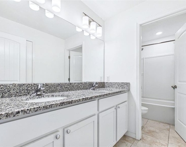 3802 E Curtis Street - Photo Thumbnail 20