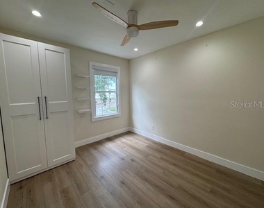 537 Campus Street - Photo Thumbnail 21