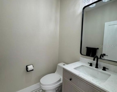 537 Campus Street - Photo Thumbnail 12