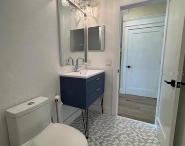 537 Campus Street - Photo Thumbnail 25