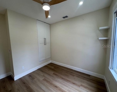 537 Campus Street - Photo Thumbnail 27