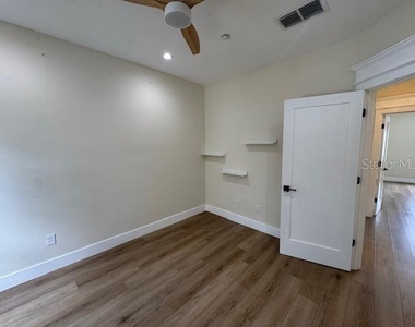 537 Campus Street - Photo Thumbnail 23
