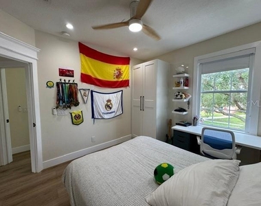 537 Campus Street - Photo Thumbnail 20