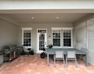 537 Campus Street - Photo Thumbnail 30