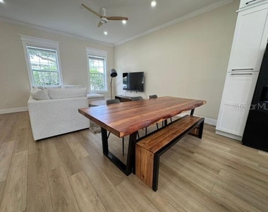 537 Campus Street - Photo Thumbnail 5